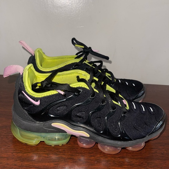 Nike Shoes Nike Air Vapormax Plus Black Pink Rise Volt Women